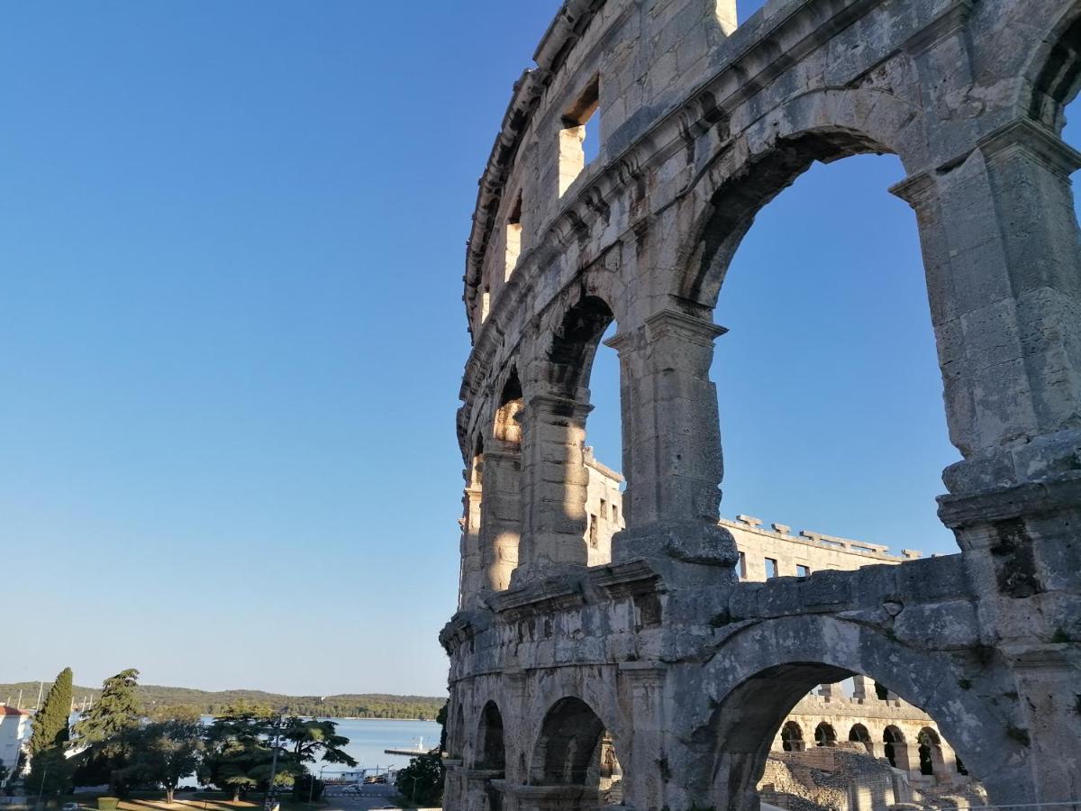 Rustic Istria Apartment Pula Bagian luar foto