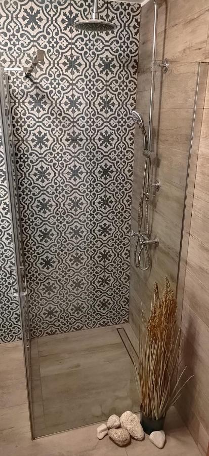 Rustic Istria Apartment Pula Bagian luar foto